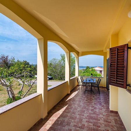 Apartment Marija ノビグラード・ダルメーシャ エクステリア 写真