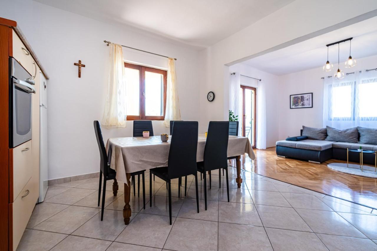 Apartment Marija ノビグラード・ダルメーシャ エクステリア 写真