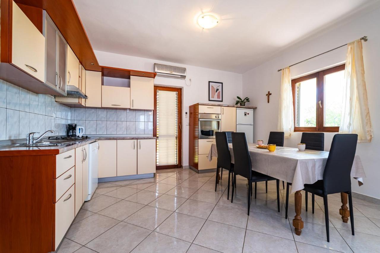 Apartment Marija ノビグラード・ダルメーシャ エクステリア 写真