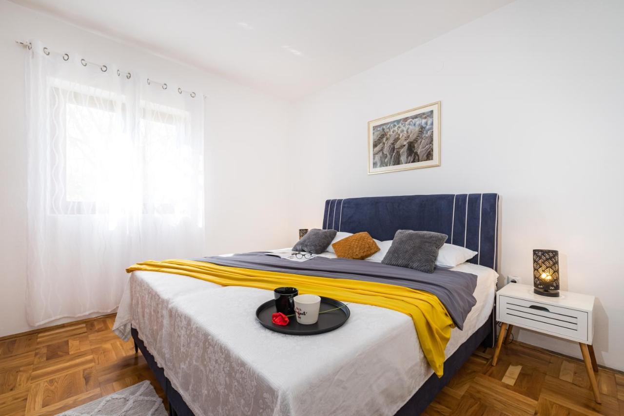 Apartment Marija ノビグラード・ダルメーシャ エクステリア 写真