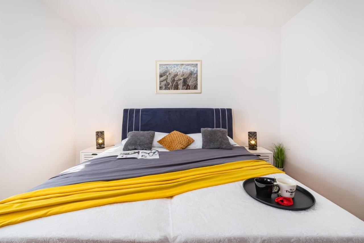 Apartment Marija ノビグラード・ダルメーシャ エクステリア 写真